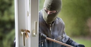 mw-630-istock-robber-1-630w-1